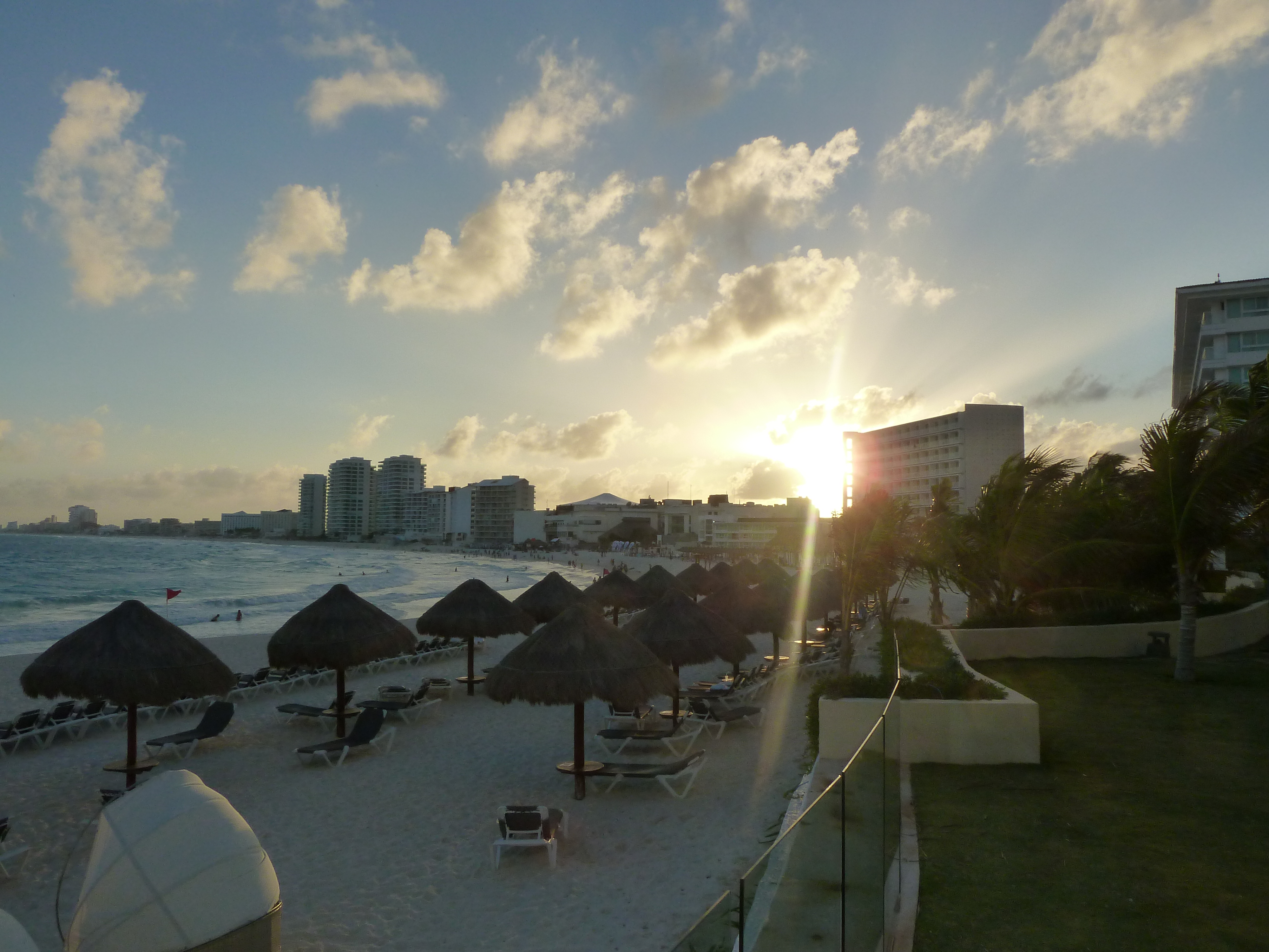 Cancun-view-of-hotels-and-beach.jpg