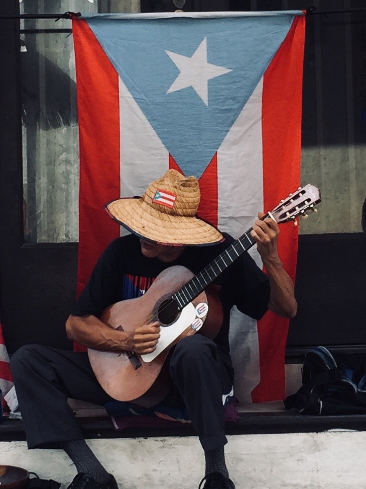 A busker in Old San Juan, Puerto Rico. Photo credit: M. Ciavardini.