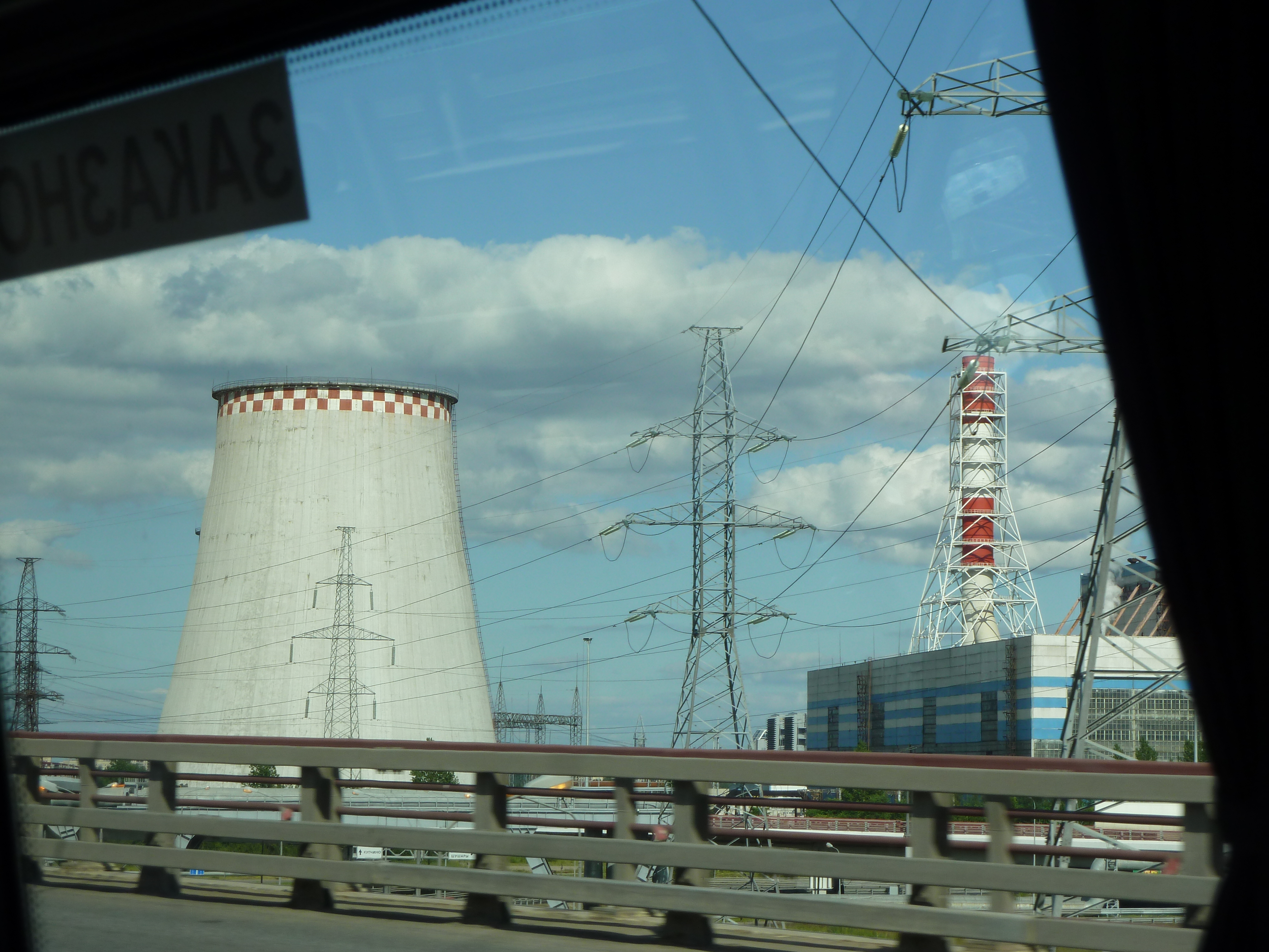 St-Petersburg-reactor-from-the-road.jpg